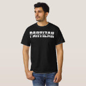 パルチザン 白い文字 Tシャツ (正面フル)