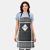 パレスチナ人クフィヤ黒白シェマグ エプロン (着用した状態)