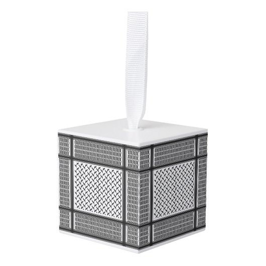 パレスチナ人クフィヤ黒白 キューブオーナメント (正面アングル)