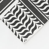 パレスチナ人クフィヤ黒白 フリースブランケット (角)