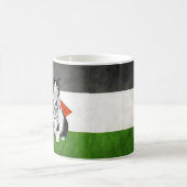 パレスチナ国旗で猫を身に着けているパレスチナ・クフィヤ コーヒーマグカップ (中央)