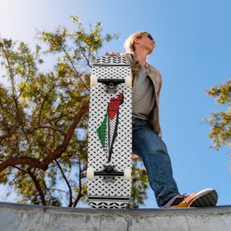 パレスティナ国旗とケフィヨンパターンの地図 スケートボード