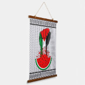 パレスティナ抵抗拳でスイカのシンボル 吊り下げ型タペストリー (傾斜あり)