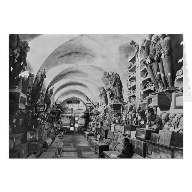 パレルモ、イタリアの地下墓地のミイラ (正面横)