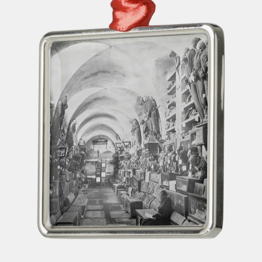 パレルモ、イタリアの地下墓地のミイラ メタルオーナメント (左)