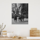 パレードで有名な369歩兵隊の色 ポスター (キッチン)