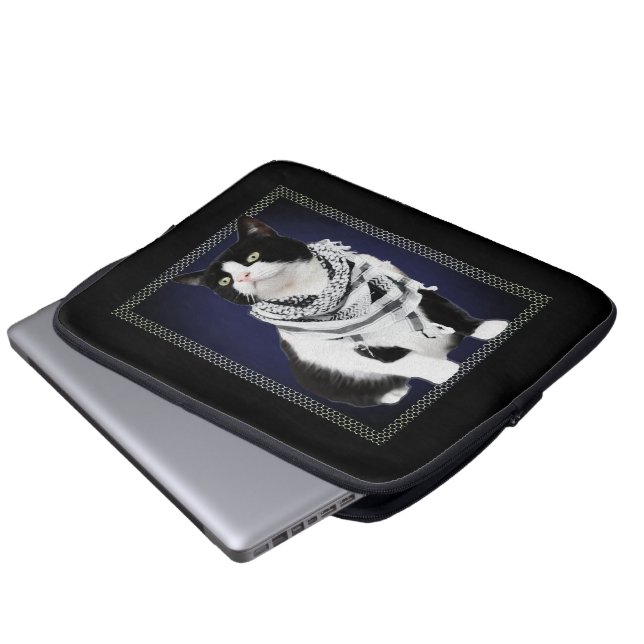 パレ伝統的スティナ・クフィヤ ラップトップスリーブ (正面下部)