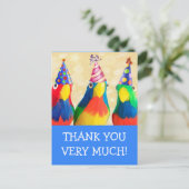 パロットインパーティー帽子誕生日ありがとうはがき ポストカード (スタンド正面)