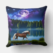 パロミノのベルギーホースの下の紫の星空 クッション (裏面)