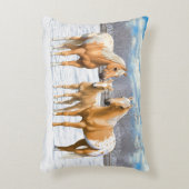 パロミノアパロオーサの雪の馬 アクセントクッション (正面(垂直))