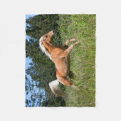 パロミノランニングウマの森を抜けて フリースブランケット (正面)