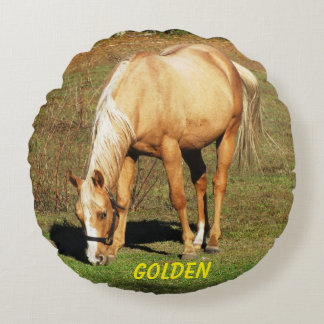 パロ威厳のあるミノの馬 – ファインアート写真 ラウンドクッション