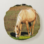 パロ威厳のあるミノの馬 – ファインアート写真 ラウンドクッション (裏面)