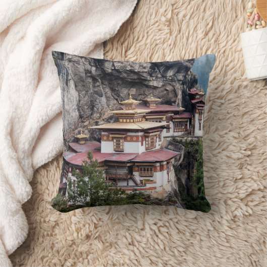 パロ・タッサン:タイガーの巣の修道院 – ブータン クッション (ブランケット)