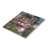 パロ・タッサン：タイガーの巣の修道院 – ブータン タイル (側面)