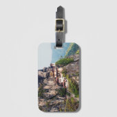 パロ・タッサン:タイガーの巣の修道院 – ブータン ラゲッジタグ (正面縦)