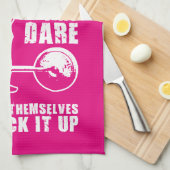 パワー。女性の重量挙げトレーニング やる気を起こさせる キッチンタオル (四つ折り)