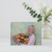 パンのゴロをした女の子 ポストカード (スタンド正面)