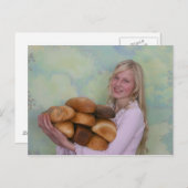 パンのゴロをした女の子 ポストカード (正面/裏面)
