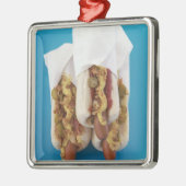 パンの3匹のホットドッグ メタルオーナメント (左)