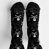 パンクロック安全ピンとスカルパターン ソックス (上部)