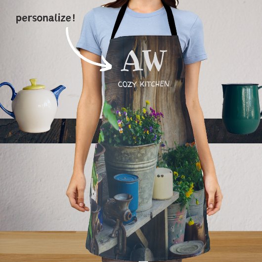 パンジーが飾られたカントリーハウス鮮やかポーチ エプロン