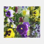 パンスィの写真コラージュ:花の美の万華鏡 フリースブランケット (正面(横))