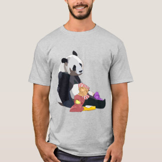 パンダがジャンクフードを食べるTシャツ Tシャツ