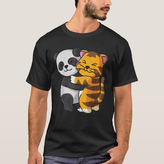 パンダとトラ猫の虎のかわいい抱擁 愛らしい動物たち Tシャツ (正面)