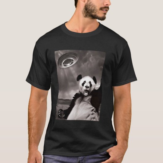 パンダのUFO自撮りが面白い Tシャツ (正面)