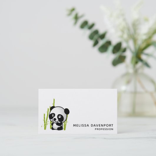 パンダは小さな竹林のビジネスカーに乗っている 名刺 (スタンド正面)