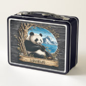 パンダズマウンテンリトリート：バンブーリ過去 メタルランチボックス (裏面)