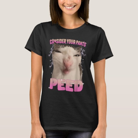 パンツを脱いだ猫間抜けミームの男おもしろい人 Tシャツ (正面)