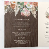 パンパスの花と木のバーンウエディングの、風情あるボヘミアン風フラワーデザイン 三つ折り招待状 (内部最初)