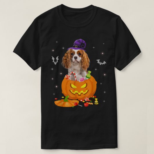 パンプキンカバリヤキングチャールズスパニエル犬ハロウィンハ Tシャツ (デザイン正面)