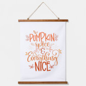 パンプキンスパイス&オールナイス 吊り下げ型タペストリー (正面)