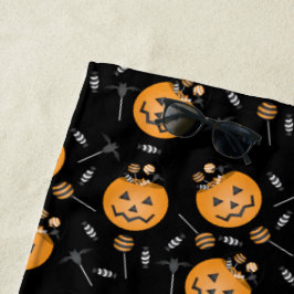 パンプキントリックまたはトリートバケットハロウィン棒つきキャンデー ビーチタオル