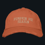 パンプキンパイシーズンオレンジ 刺繍入りキャップ<br><div class="desc">もう一度 – 秋はパイの季節なので、ここでタイポグラフィモダンは"カボチャのパイの季節。</div>