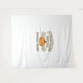 パンプキンパッチソーシャルクラブコージーオータムエステティック タペストリー (正面(横))