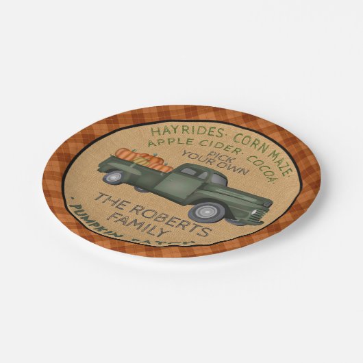 パンプキンパッチファーム素朴秋プレイドヴィンテージトラック ペーパープレート (アングル)