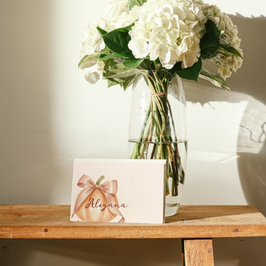 パンプキンピンクボウ赤ちゃんシャワーテーブル名カード