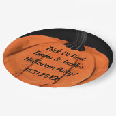 パンプキ不気味ンデザインと文字オカスタムプション ペーパープレート (アングル)