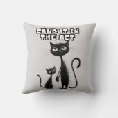 パーよくはしゃぐトナー： Black KittenとHer Sidekick クッション (裏面)