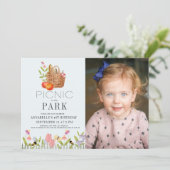 パークバスケットでのピクニック1st誕生日の写真 招待状 (スタンド正面)