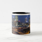 パース、オーストラリア。パース中心街の眺め ツートーンマグカップ (中央)