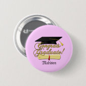 パーソナライズおめでとう大学院卒業証書とハットピンク 缶バッジ (正面&裏面)