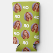 パーソナライズされたおもしろいカスタム誕生日パーティー スリム缶クーラー (正面)