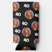 パーソナライズされたおもしろいカスタム誕生日パーティー スリム缶クーラー (裏面)