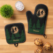 パーソナライズされたおもしろいサスカッチ 鍋つかみ&鍋敷きセット (トップダウン)