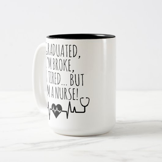 パーソナライズされたおもしろいナース卒業マグナース ツートーンマグカップ (正面左)